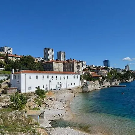 Town In Center Apartment Rijeka